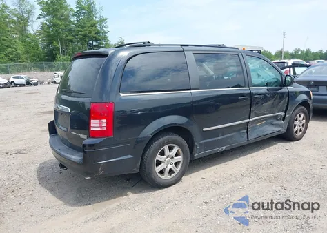 2010 Chrysler Town & Country Touring Plus из США, поврежденный, VIN 2A4RR8D14AR442277